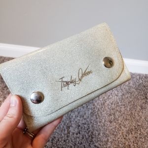 Trophy Queen Snap Wallet